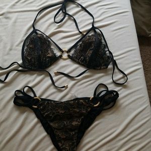 Beach Bunny Gun powder and lace bikini